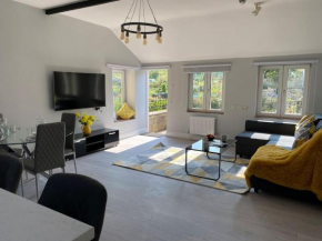 The Terrace - Annexe with views